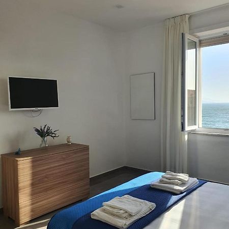 Deviveschi Guest House Castellammare di Stabia Exterior photo
